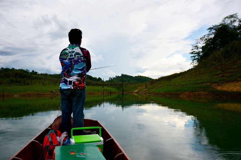 ขึ้นเรือได้ก็เราะตีกันใหม่