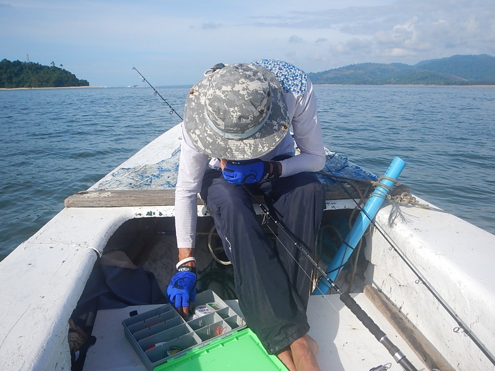 
 [center]นํ้าดันขึ้น พอเรือขยับ เราก็ติดเครื่องออกกันเลย ใจมันจดจ่อไปถึงหมายแระ 

แต่ที่วิ่งไปยั