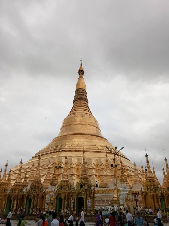 ลาก่อนแล้วครับ กับภาพสุดท้าย
พระธาตุชเวดากอง 