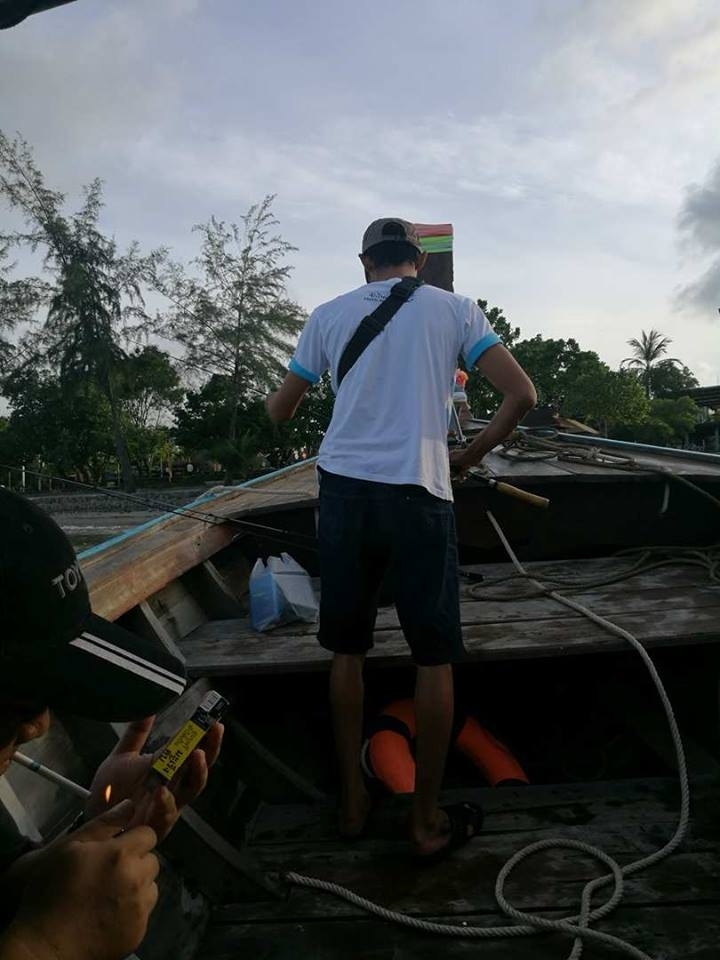 07.00 น. เรือมารับละ ออกเรือกันเลยครับหันหัวออกทะเล จัดมุ่งหมายเกาะอะไรไม่รู้ให้แค็ปปิใต์พาลุยเลยดีก
