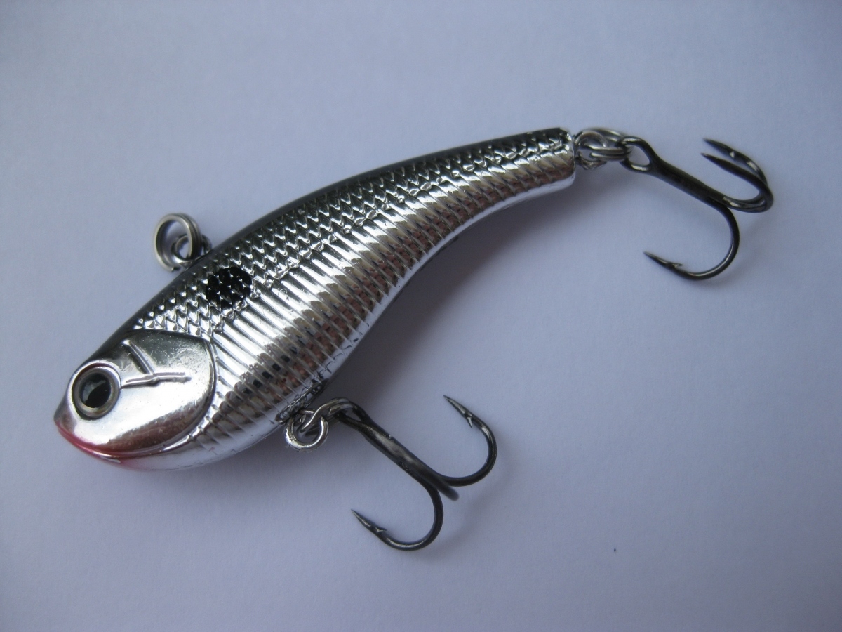 Rapala มีเหยื่อ Lipless Crank Bait อยู่หลายตัว ตัวแรก Rattlin' เป็นเหยื่อในตำนาน ใช้ดีมากจนผมเบื่อ ต