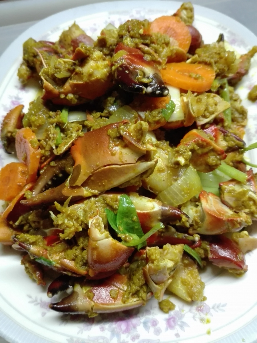 ส่วนนี่ปูที่น้าเอไล่จับมาตอนกลางคืนให้ผมเอามาเป็นเครื่องต่อวีซ่ารอบหน้า ขอขอบพระคุณเป็นอย่างสูง :lau