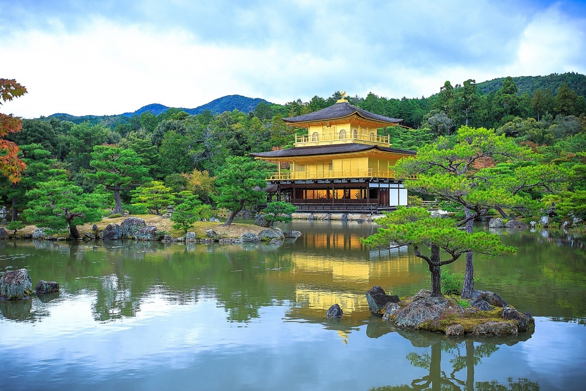 วัดคินคะคุจิ(Kinkakuji) หรือที่คนไทยนิยมเรียกกันว่าวัดทอง