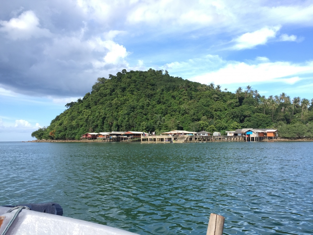 สะพานเกาะพิทักษ์ครับ หมายนี้ใว้รอบค่ำละกันผ่านก่อนไป หาที่พักก่อน