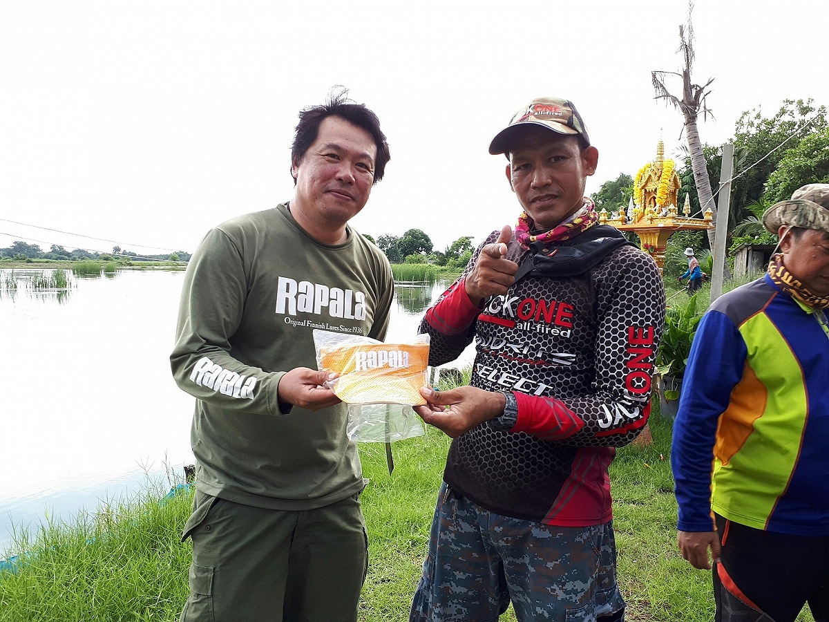 รับหมวก Rapala 1 ใบ