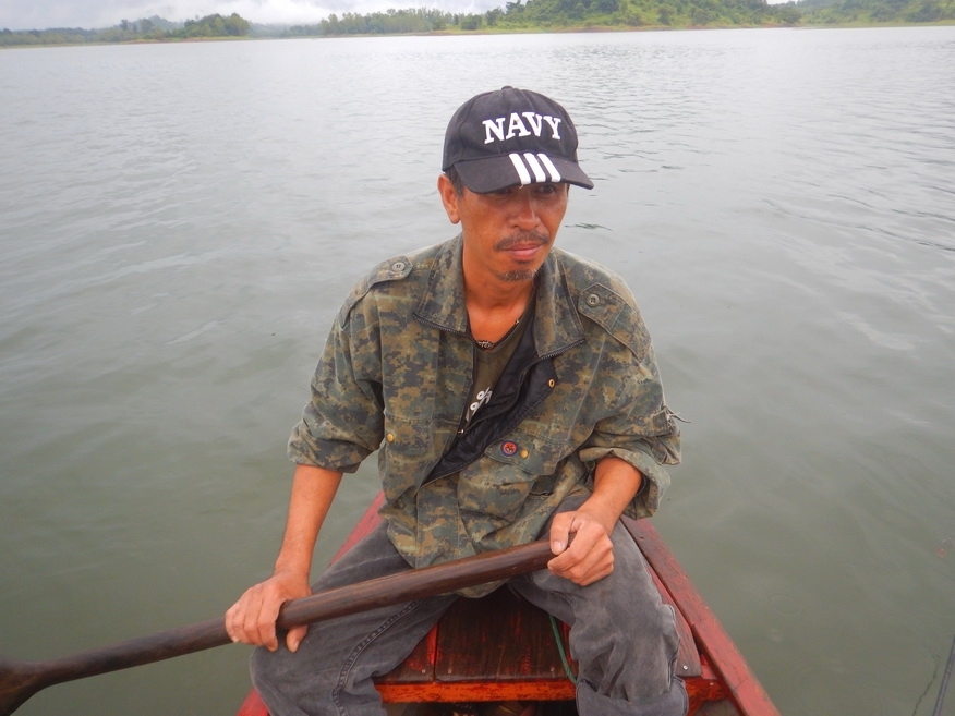 
ไต๋จำเป็นครับ เอามาช่วยพายเรือ และชี้เป้า  :laughing: :laughing: :laughing:
