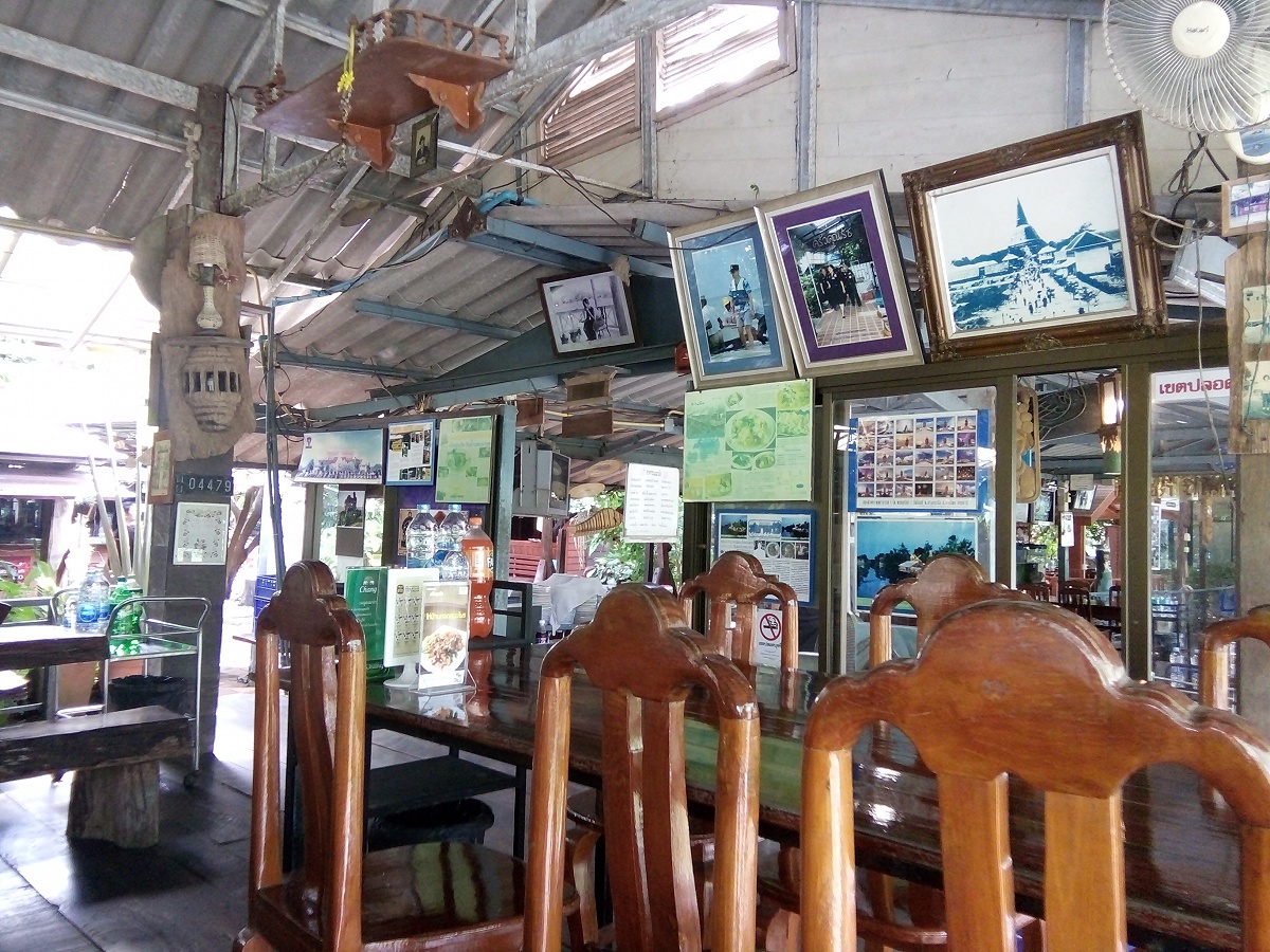 บรรยากาศภายในร้านครับ