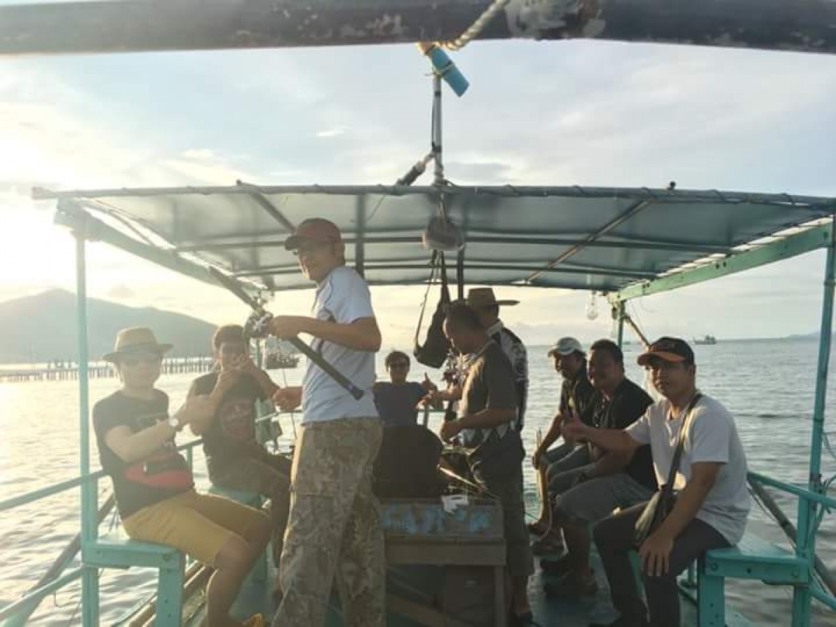 ทีมงานหรรษา..ท่องเที่ยวตกปลาบางเสร่ทะเลไทยถือว่ายังสมบูรณ์อยู่คับ