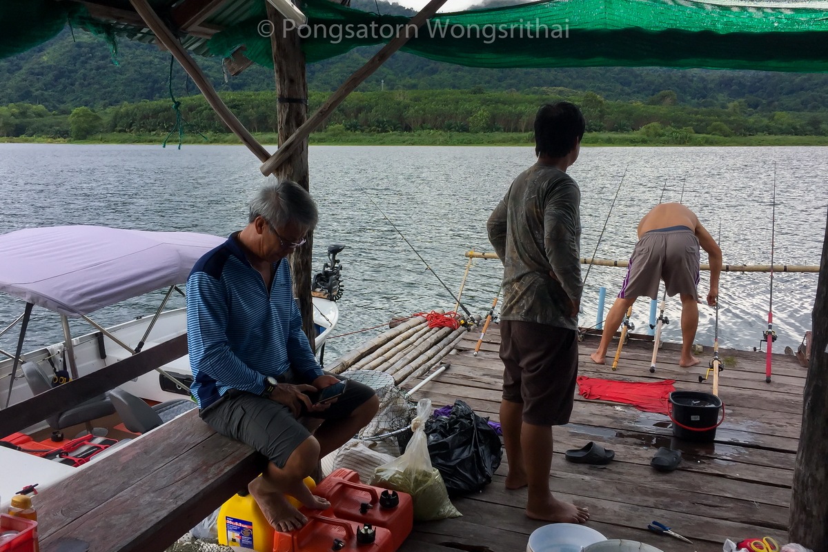 ช่วงหลังเที่ยงฝนลงตลอด ชุดหน้าดินก็เงียบกริปครับ

ตกบ่ายๆ เราก็มีสมาชิกตามมาสมทบอีก 1 ลำ

พี่หมู