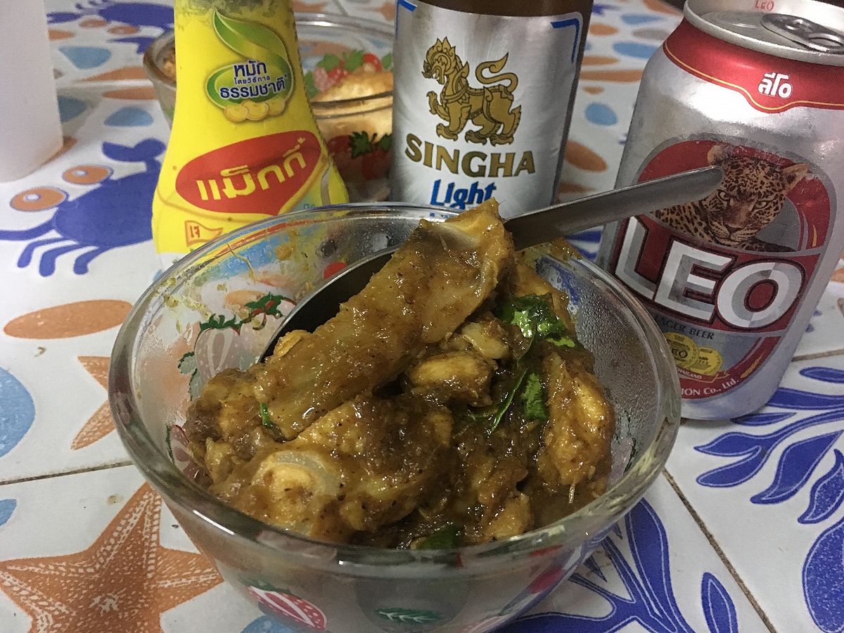 นี่ครับ เมนูแรก  ผัดเผ็ดปลาฉลาม  อร่อยสุดๆ
 :grin: :grin: