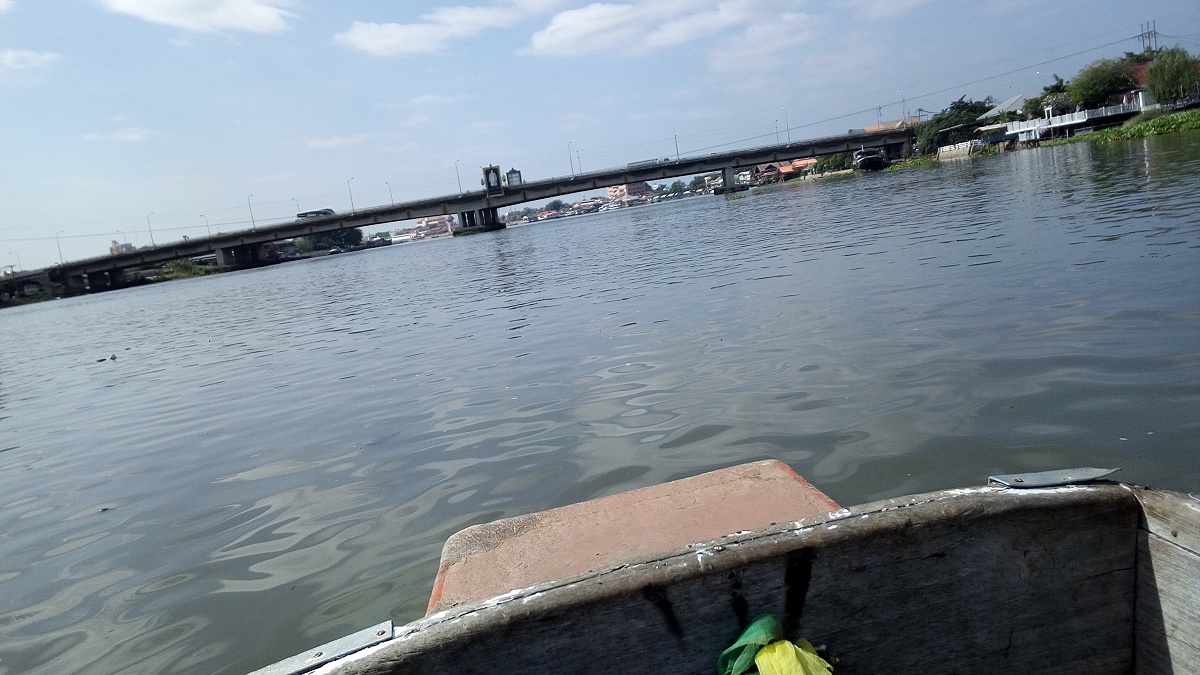 วันนี้พลาดไปมากๆๆครับกับเรื่องของสภาพน้ำ

เราเลยล่องเรือชมวิวกันไปก่อนนะครับ

 :cry: :cry: :cry: