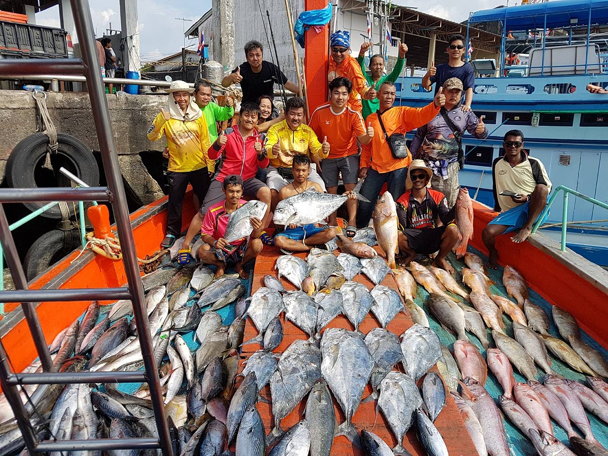 ลากันด้วยภาพนี้นะครับใครที่สนใจจะไปสิมิลันขอแนะนำนะครับเรือสะบายไต๋นิสัยดีเก่งขยันไม่กินย้ายหากองใหม