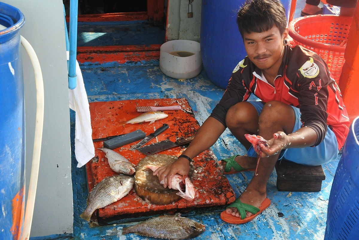 กองทัพต้องเดินด้วยท้องฉันใด
นักตกปลาก็ฉันนั้นเหมือนกัน..แฮ่...