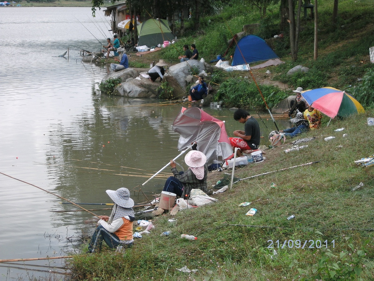 เบ็ดไม้ไผ่ กับชาวบ้านเป็นของคู่กัน