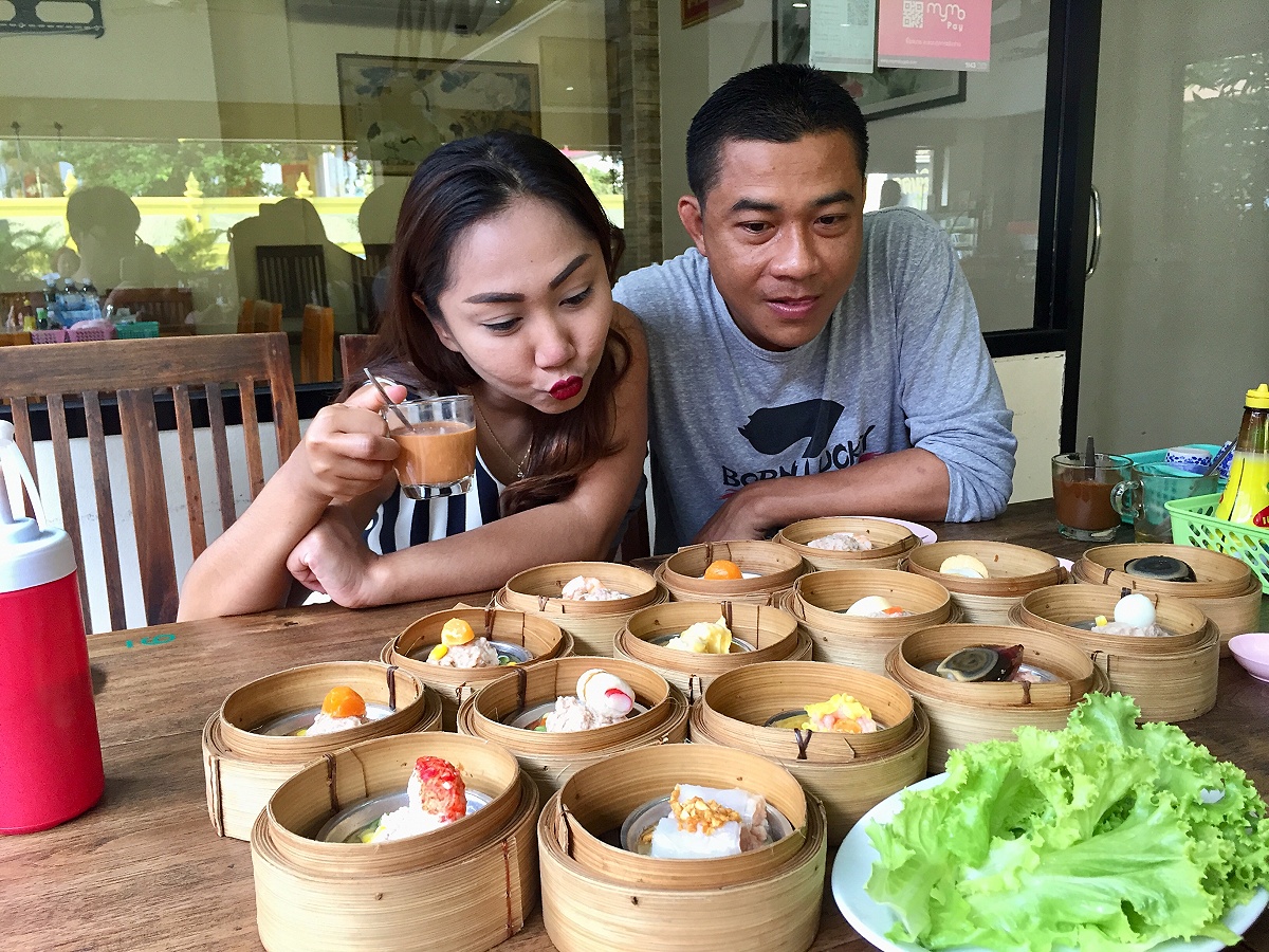 เหมือนพี่ริทจะหิวอะไรซักอย่าง บอกไม่ถูก อิอิ