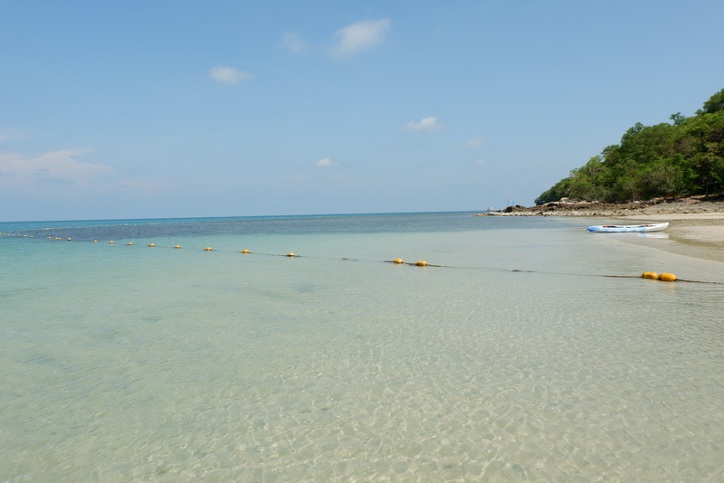 ถึงจุดหมายเรียบร้อยครับ หาดที่จะพักกัน2วัน  อ่าวลุงดำ