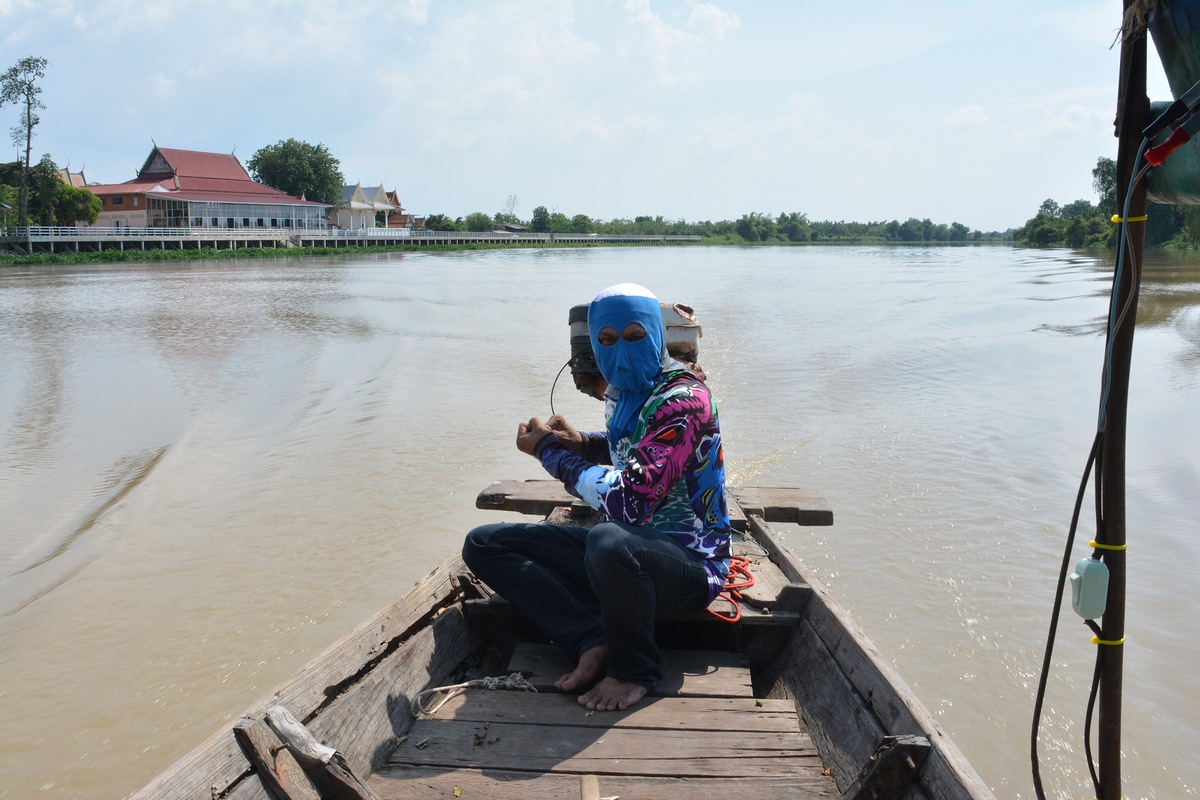 อาวไต๋หายไปไหน..แย่เลยผมต้องขับเรือเองใช้ไหมนี้...อาวลุยหาหมายได้