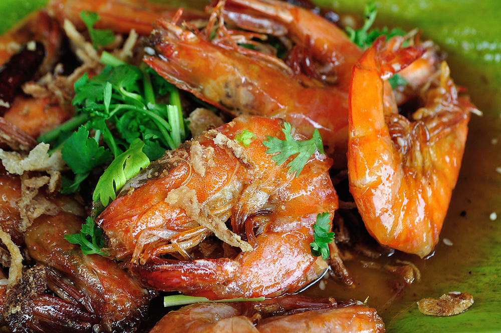 คงต้องปิดด้วยภาพนี้ครับ กุ้งซอสมะขาม โพสเองอยากเอง ต้องไปหาอะไรกระแทกปากก่อนละครับ  :laughing: :laug