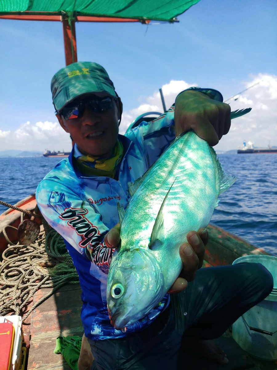 สีขนเกาะตัวสวยครับ :love: :love: :cheer: :cheer: