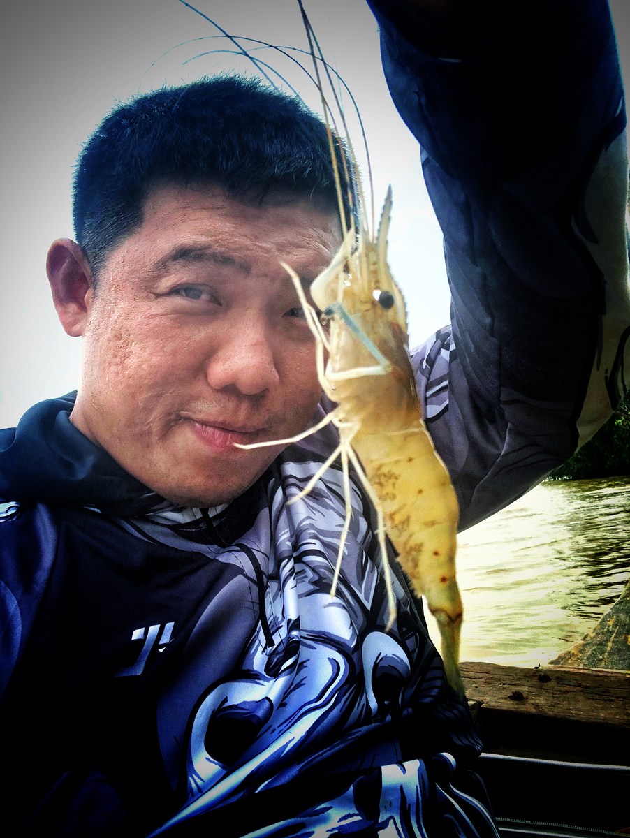 
......กุ้งนางตัวเล็ก มักจะมีไข่แน่นที่ท้อง และหัวเป็นมันแข็งเวลาย่างเสร็จ จริงๆความรู้สึกส่วนตัวผม