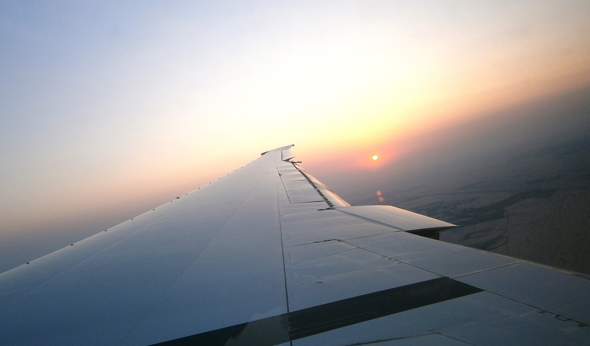ไปเที่ยวบิน EK 060 to Dubai B.777-300erเวลาเดินทาง 16.25 น.ใช้เวลาทั้งหมด 6ชั่วโมง 10นาที 4800กว่ากิ