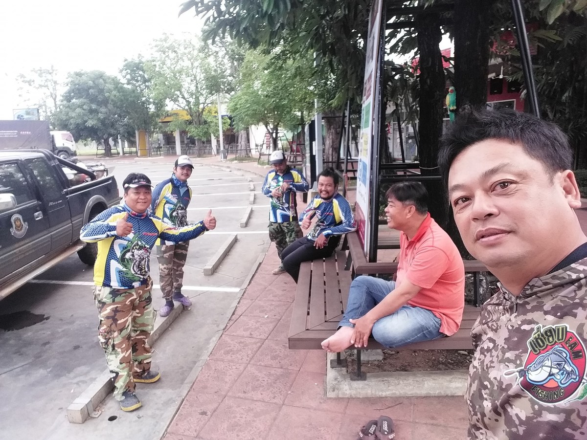 ตอนไปเหมือนไก่จะบิน กันเลยแต่ละท่าน สุดยอด วันนี้เฮียฮวงของเราเอาเรือแบสมาปะทะคายัค เช่นเดิม ดูสิว่า