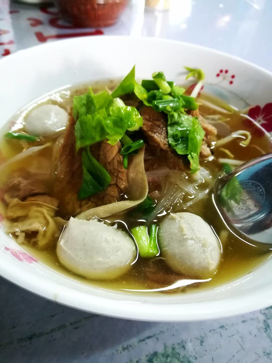 เที่ยงเราก็ไปหาความสุขด้วยก๋วยเตี๋ยวอร่อยๆอีกชาม