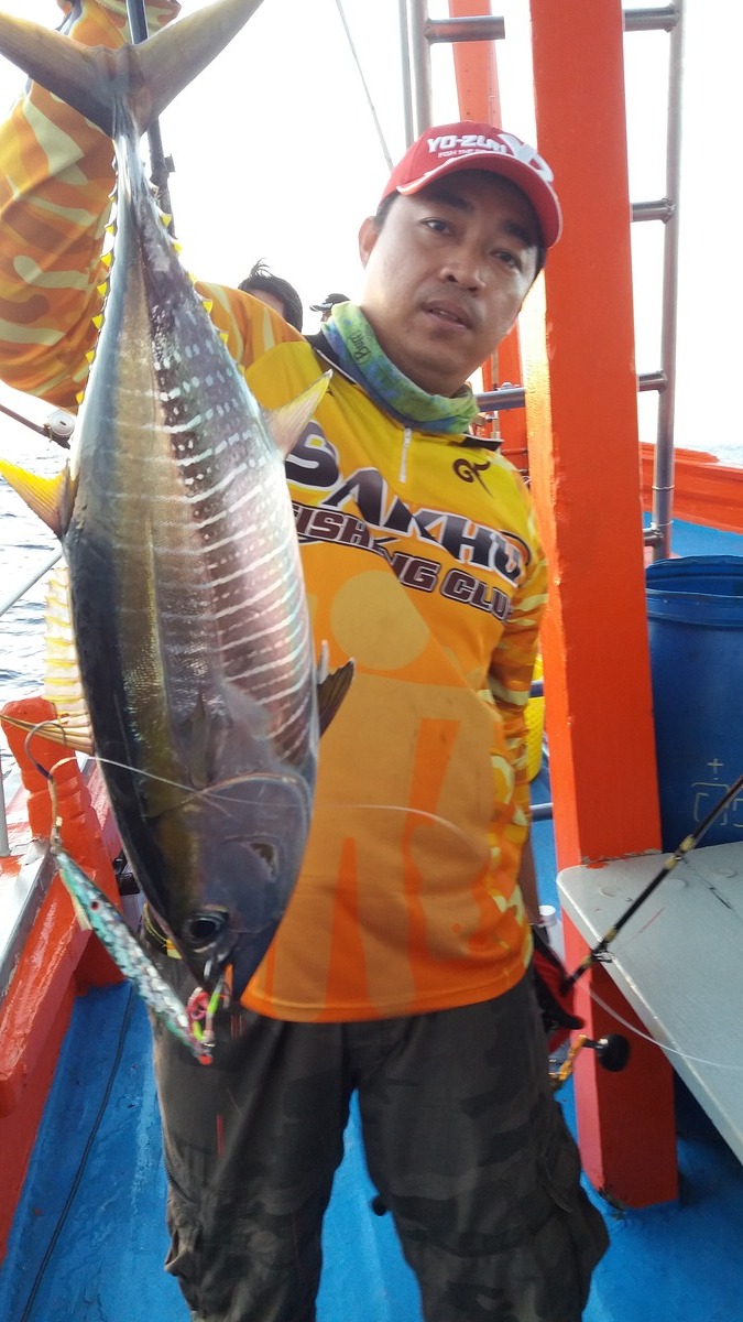 ผมเองก้อยังสอยเยลโล่ฟินได้กะเค้าเหมือนกัน จากงานสปีดจิ้กที่ตัวเองถนัด งานสโลว์นี่ ยังไม่เป็นกะเค้าเล