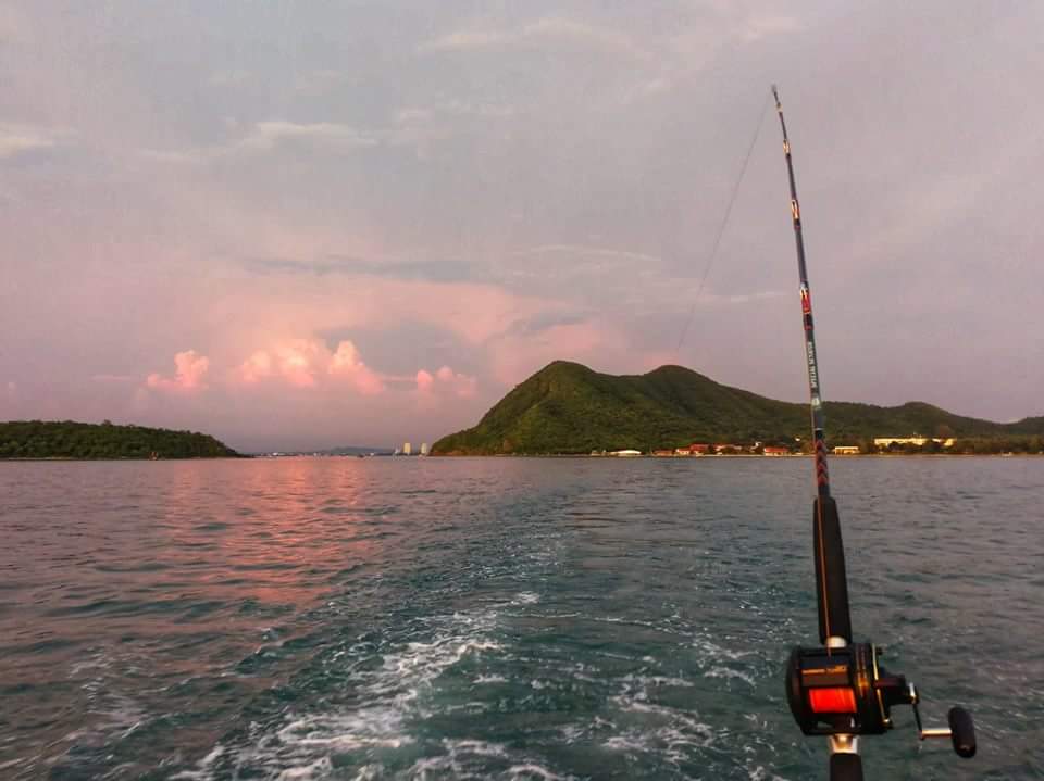 ท้ายเรือก็ลากไปเรื่อย ความหวังยังมี...