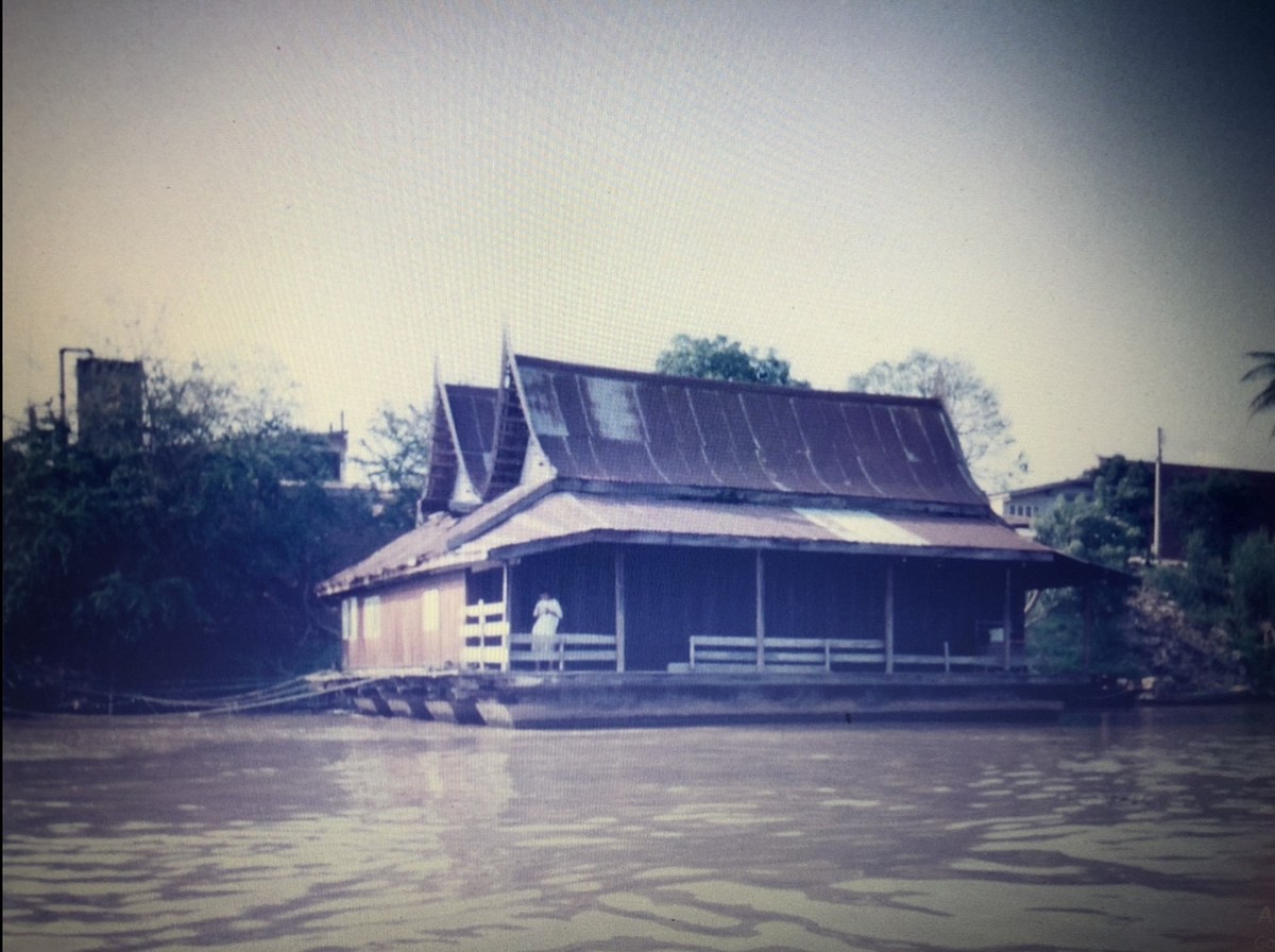 สถานที่เมื่อร่วมยี่สิบกว่าปี่ที่ผ่านมา เป็นหมายตกปลาที่มีปลาแม่น้ำหลากหลายสายพันธุ์ ปลาเทโพ ปลาลึง ป