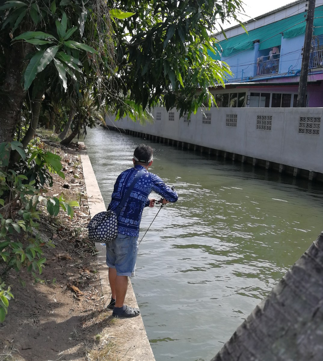 โทษทีนะครับ หยุดยาวปีใหม่เลยมัวเเต่ตกปลา เดี๋ยวพรุ่งนี้เราจะมาต่อกันเรื่องคลองครับ รอหน่อยนะคราบ