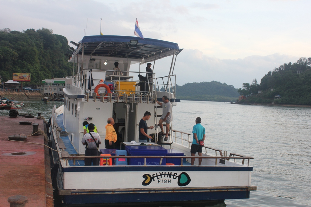 ทริป 10- 15 ธ.ค. 61 flying fish boat 