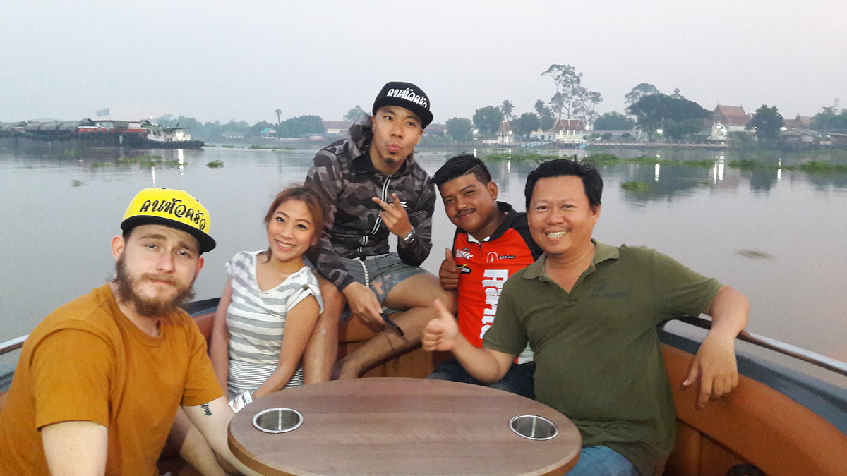 1 วันเต็ม กับ DJ Poom ลงเรือหรู ตกปลาดุกยักษ์ โครตใหญ่