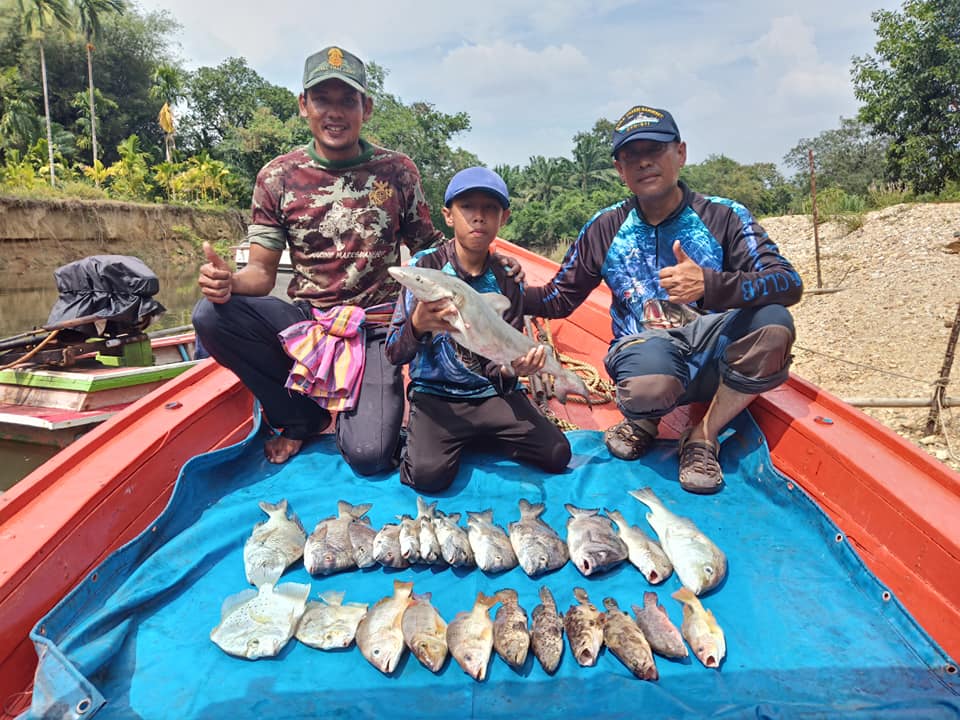 ทริปตกปลาชายฝั่งทะเลอันดามัน บ้านแหลมนาว จังหวัดระนอง