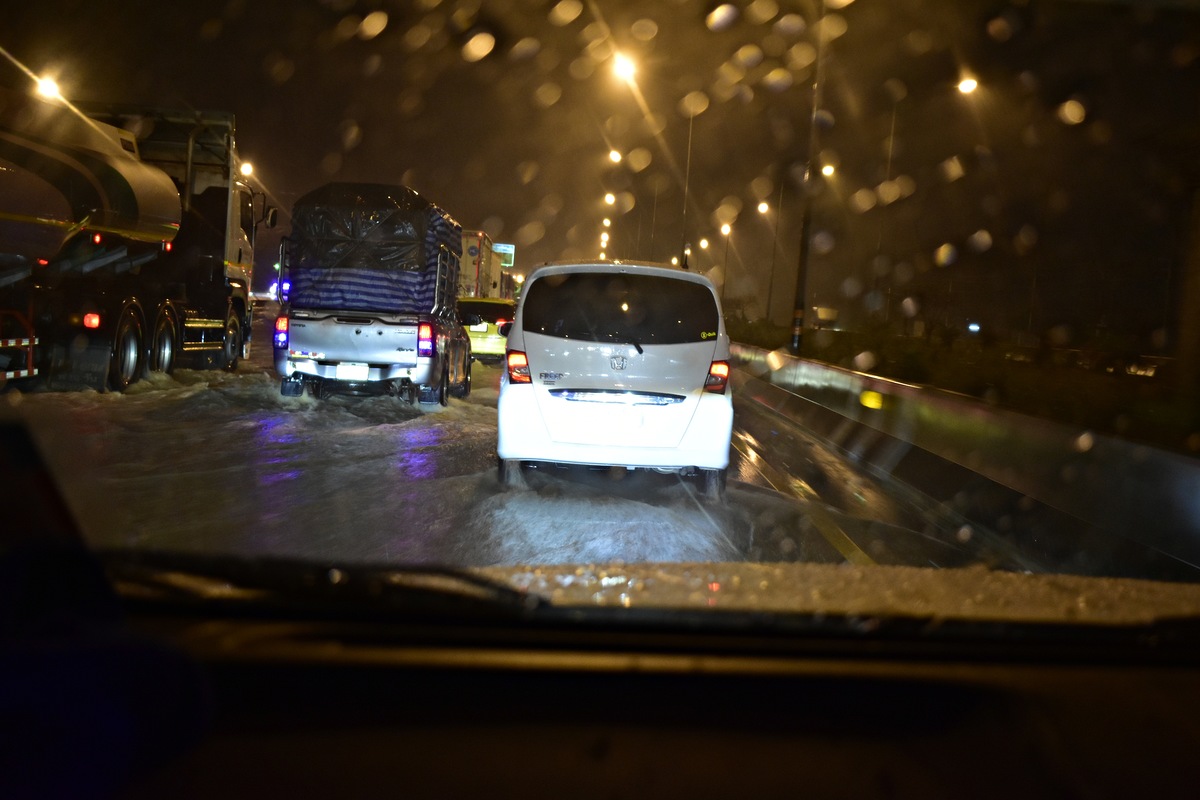 ลากันด้วย รูปนี้ครับ ตกยันถึง กรุงเทพ ฝนถล่ม 555
ขอบคุณน้าๆทุกท่านที่เข้ามาทักทาย ไว้เจอกันใหม่กระท