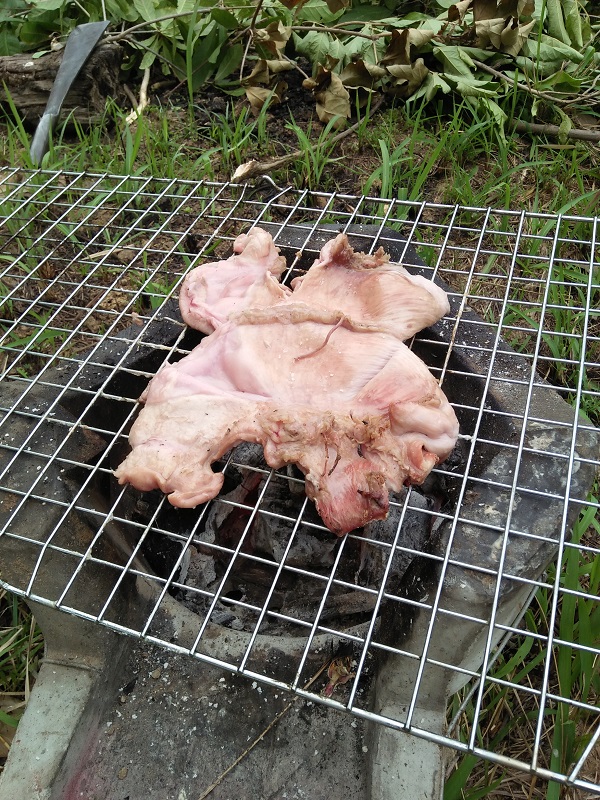 ...เมนูสำรอง..กลัวบ้านไม่ได้ตัว..กระเพาะหมูย่างเกลือ.. :cool: :grin: