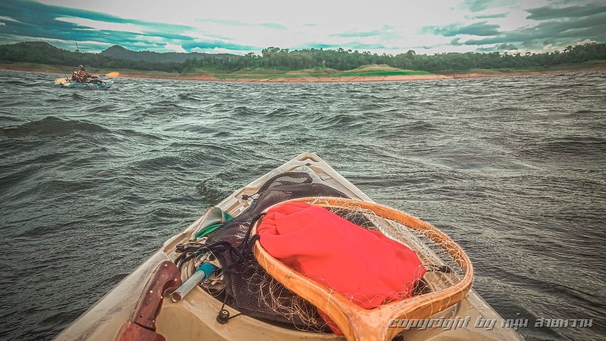 เรือคนโพสนี่หละครับ ถ่ายภาพแต่ละที่ น้ำกระเด็นใส่โทรศัพท์ เปียกหมด อิอิ