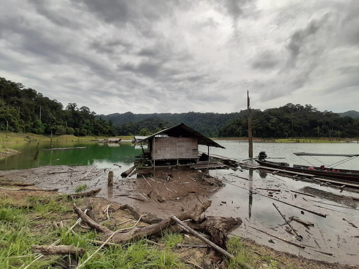 ที่พักด้านบนจะใกล้ห้องน้ำครับ