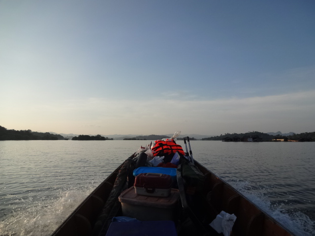 [b]สุขที่ได้นั่งเรือ วิวสวยๆลมเย็นๆ