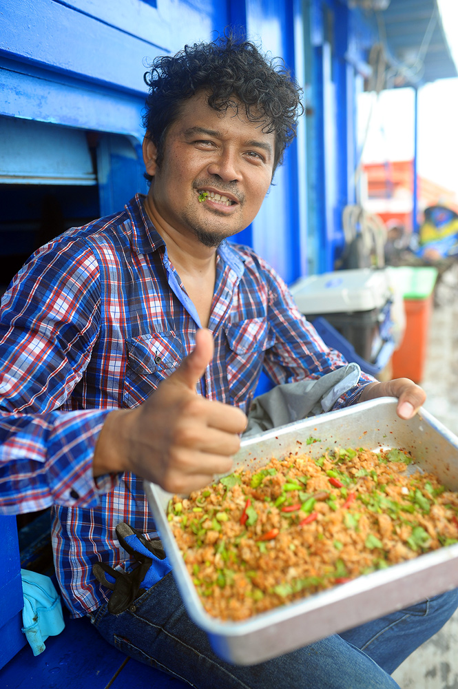  [center]หลวงไก่  ให้เกียรติร่วมทริปนี้ด้วยครับ  :laughing: :laughing: :laughing:[/center]