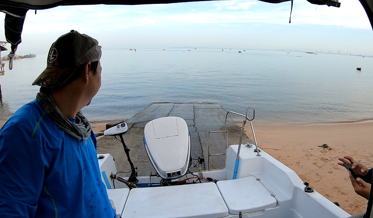 เรือผมจอดที่บางเสร่ซึ่งมีบริการลากขึ้นลง(สบายตูเลย)เลยไม่คิดจะเอาไปจอดใหน