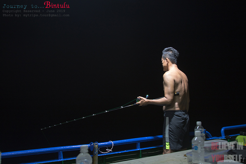 เมื่ออาหารค่ำได้ถูกจัดการลงท้องเรียบร้อยแล้ว คราวนี้ก็ถึงเวลา Nigh Fishing ส่วนผมจั่วขึ้นมาได้ตัวหนึ