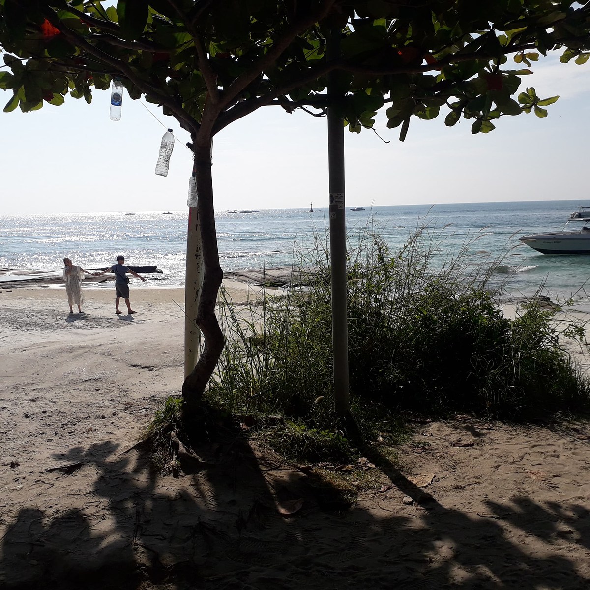 มาลองหมายนี้ดู เพราะวิ่งริมหาดมา 2 วันก็มาสุดตรงนี้ เห็นมีหิน แต่ได้แต่คิดว่าจะมาลองแต่ไม่ได้มาสักที