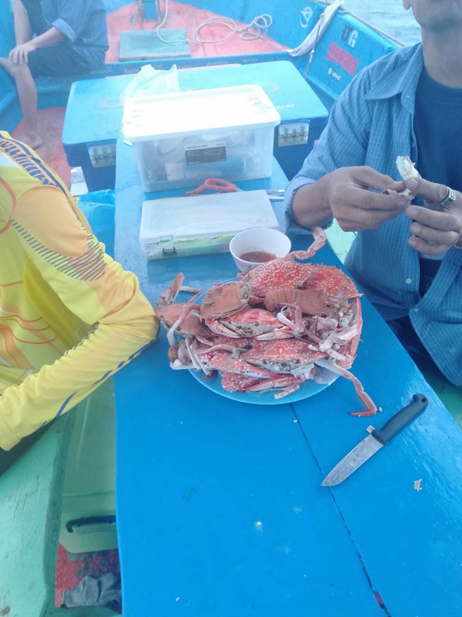 รอพระอาทิตย์ตกดินก็กินปูกันก่อนครับ