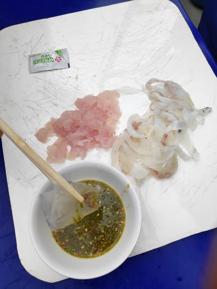 ได้หมึกศอกสดๆๆ ก็ต้องซอยบางๆๆกินกั