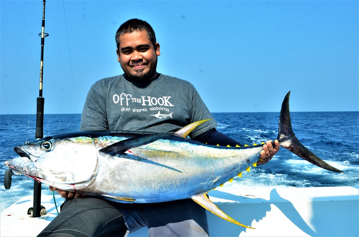 ท่านที่ 10 บังดีนกับปลา Yellow fin tuna ครับ :smile: :smile: