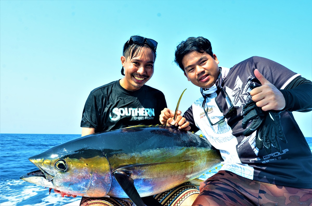 กับเพื่อนรัก เบส :laughing:
