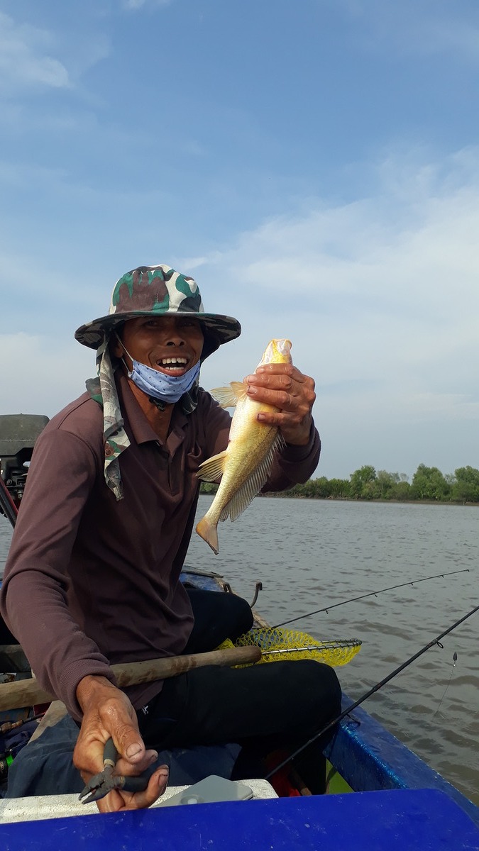 ยิ้มหล่อๆเลยครับไต่บำ สวยๆทั้งนั้นครับทริปนี้  :cheer: :cheer: