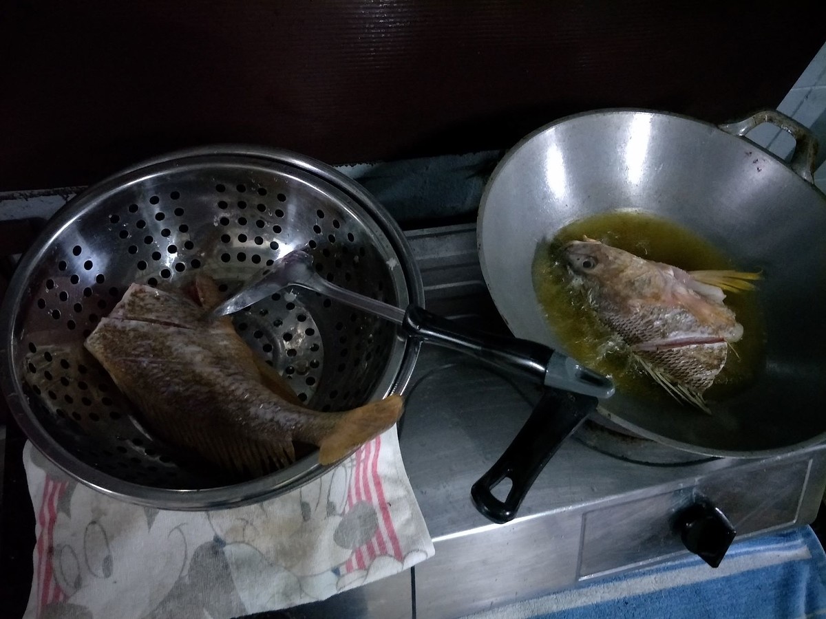 หางกิ่งทอดน้ำปลา อยากบอกว่าอร่อยกว่าปลากะพงเลยนะครับ  :umh: :umh: :umh: