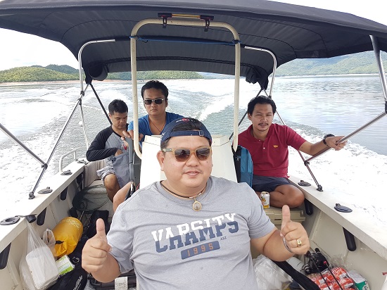  :smile:หลังจากเอาเรือลงน้ำได้ เอารถขึ้นจากเลนเสร็จ ก็ออกซิ่งกันเลย